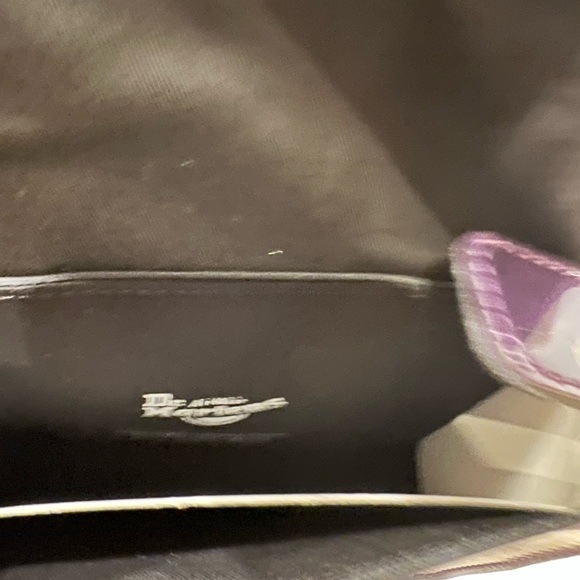 DR. MARTENS PATENT LEATHER CROSSBODY BAG
BLACKCURRANT - Picture 12 of 15